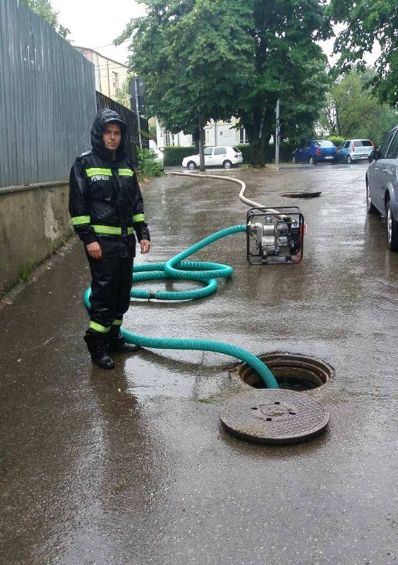 inundatii-curtea rar-focsani4