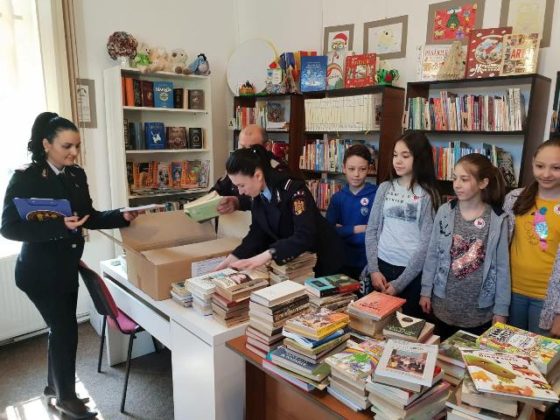 pompieri-carti-biblioteca-odobesti1